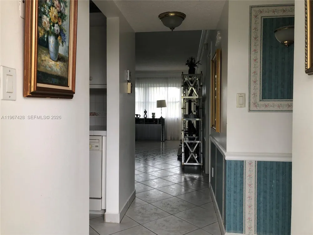 4806 NW 36th St #607 Lauderdale Lakes, FL 33319