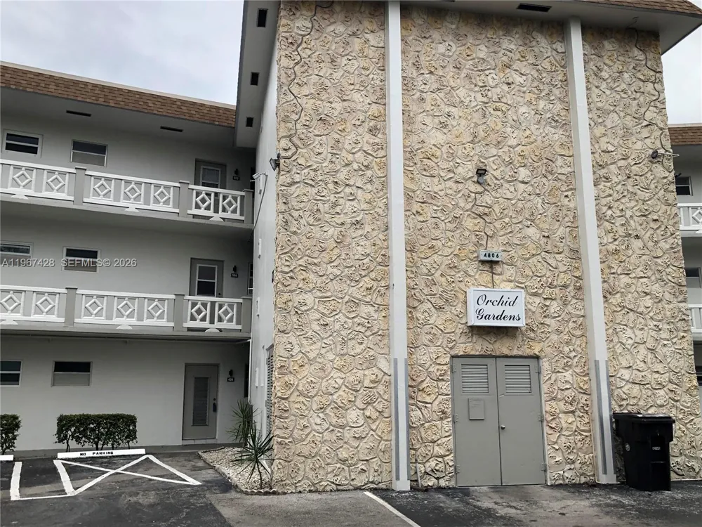 4806 NW 36th St #607 Lauderdale Lakes, FL 33319