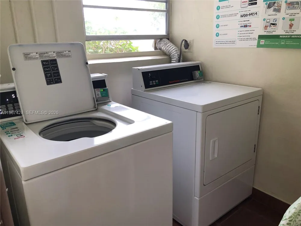 4806 NW 36th St #607 Lauderdale Lakes, FL 33319