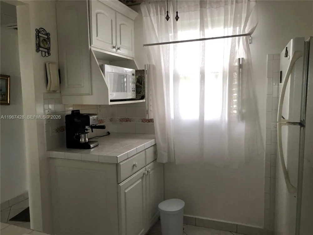 4806 NW 36th St #607 Lauderdale Lakes, FL 33319
