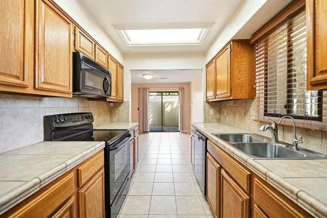 1067 Padre Drive #2 Salinas, CA 93901