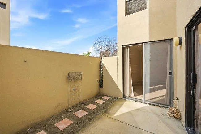1067 Padre Drive #2 Salinas, CA 93901