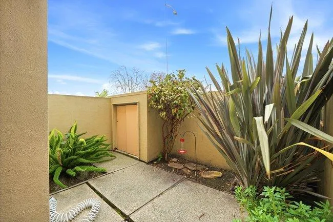 1067 Padre Drive #2 Salinas, CA 93901