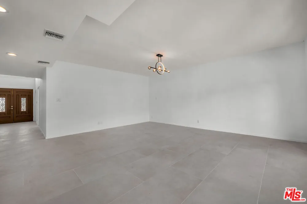 17606 Camino De Yatasto Pacific Palisades, CA 90272