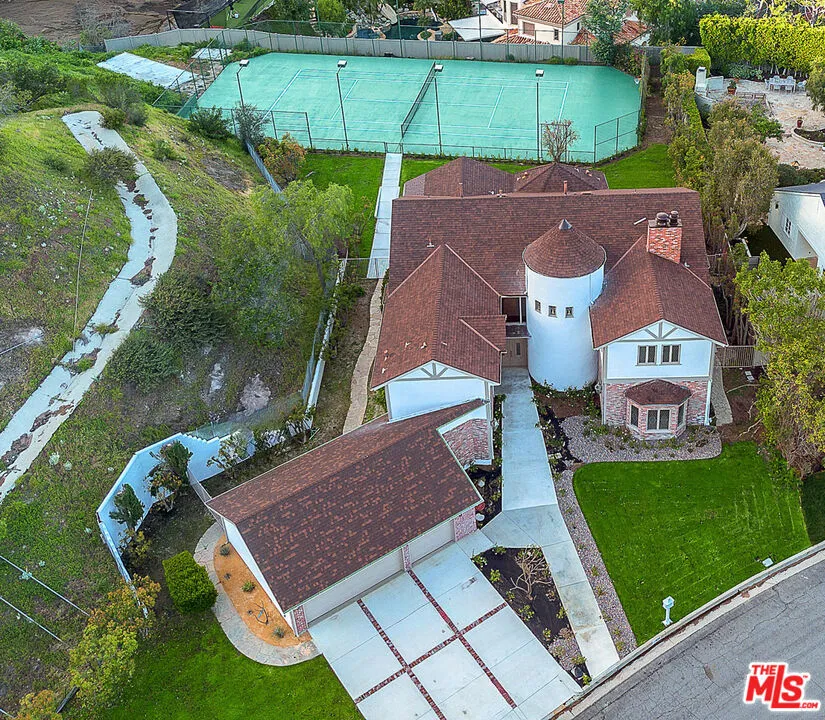 17606 Camino De Yatasto Pacific Palisades, CA 90272