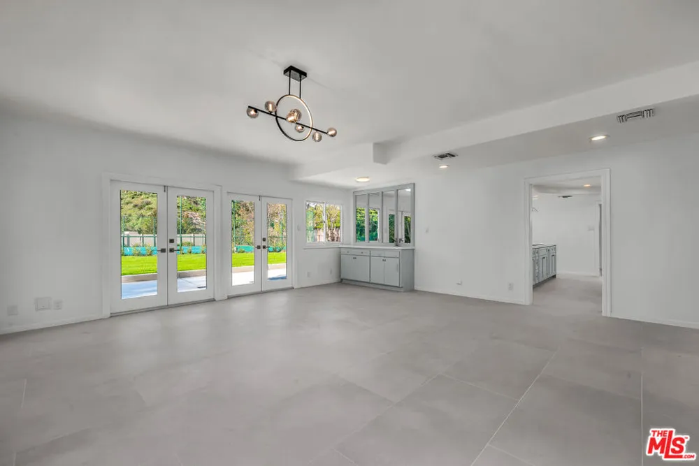 17606 Camino De Yatasto Pacific Palisades, CA 90272