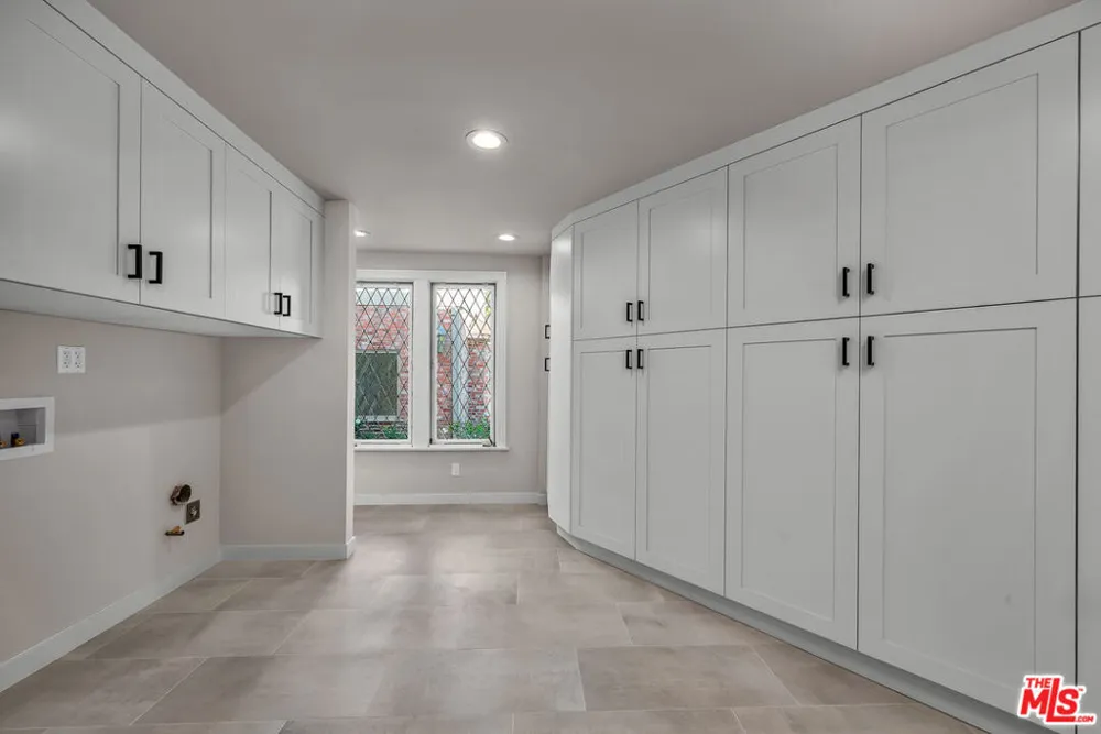 17606 Camino De Yatasto Pacific Palisades, CA 90272