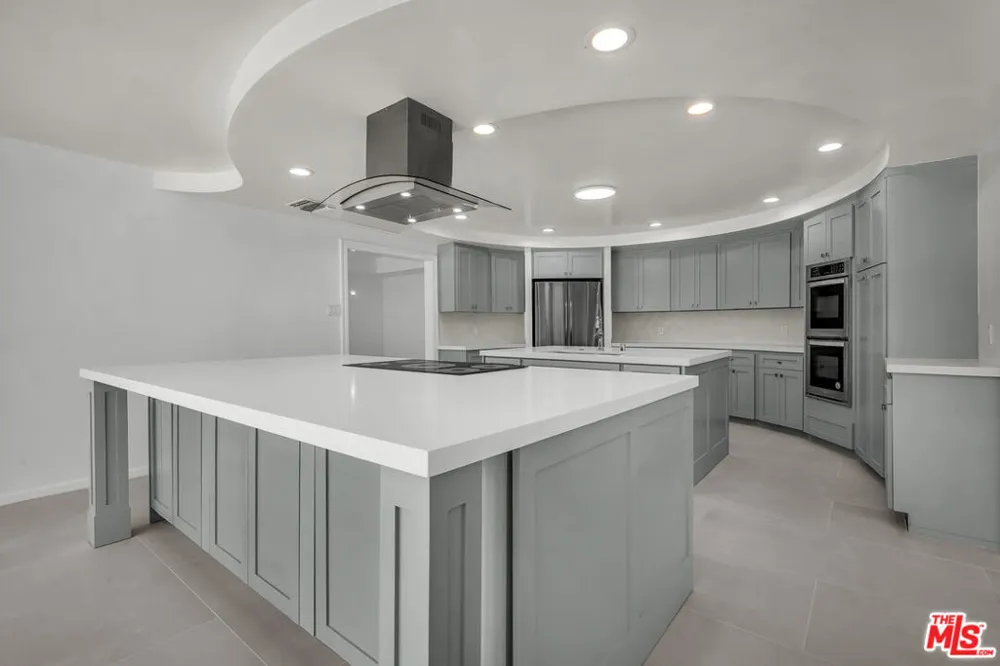 17606 Camino De Yatasto Pacific Palisades, CA 90272