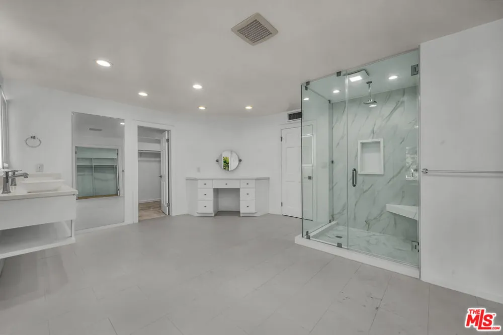 17606 Camino De Yatasto Pacific Palisades, CA 90272