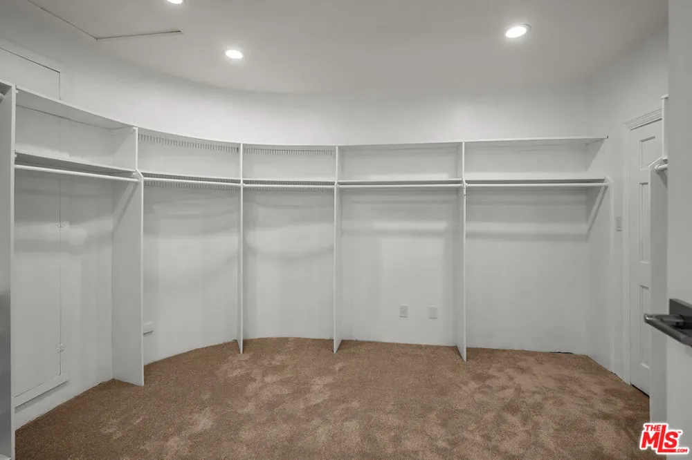 17606 Camino De Yatasto Pacific Palisades, CA 90272
