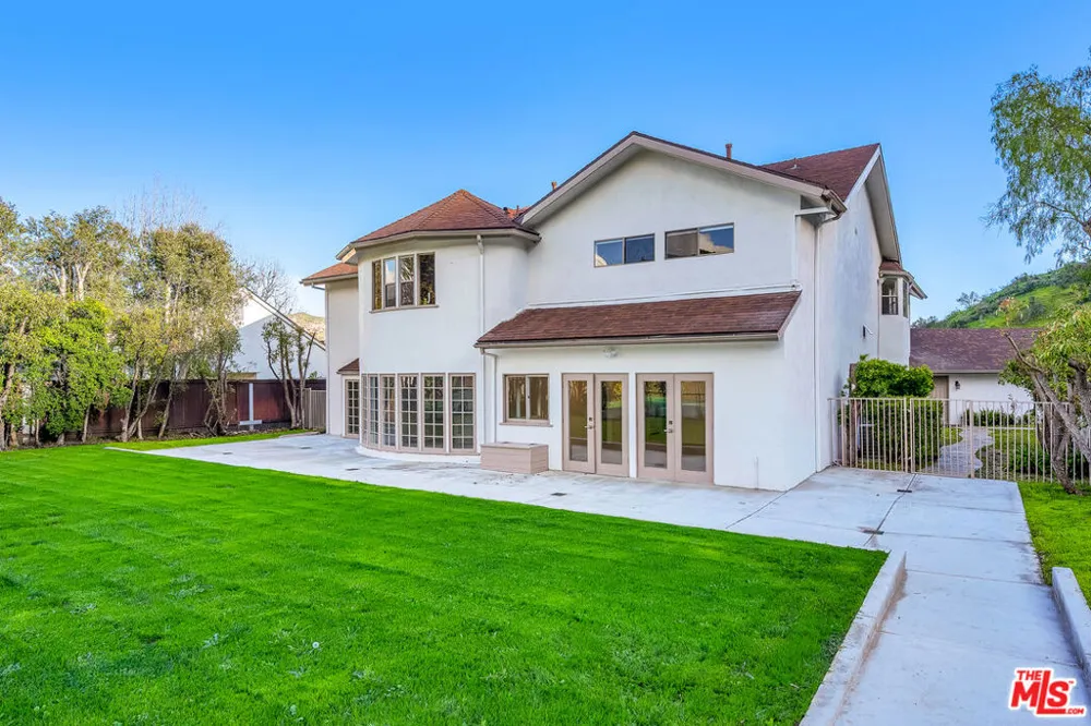 17606 Camino De Yatasto Pacific Palisades, CA 90272
