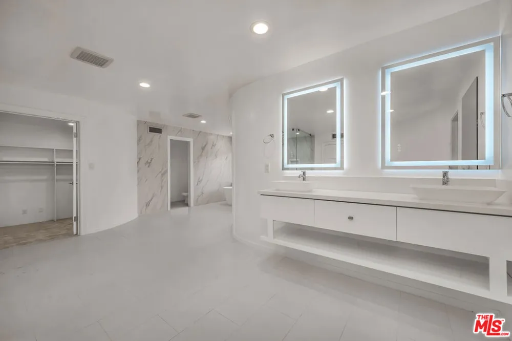 17606 Camino De Yatasto Pacific Palisades, CA 90272