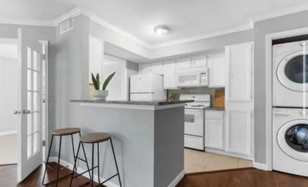 9839 Walnut Street #201 Dallas, TX 75243