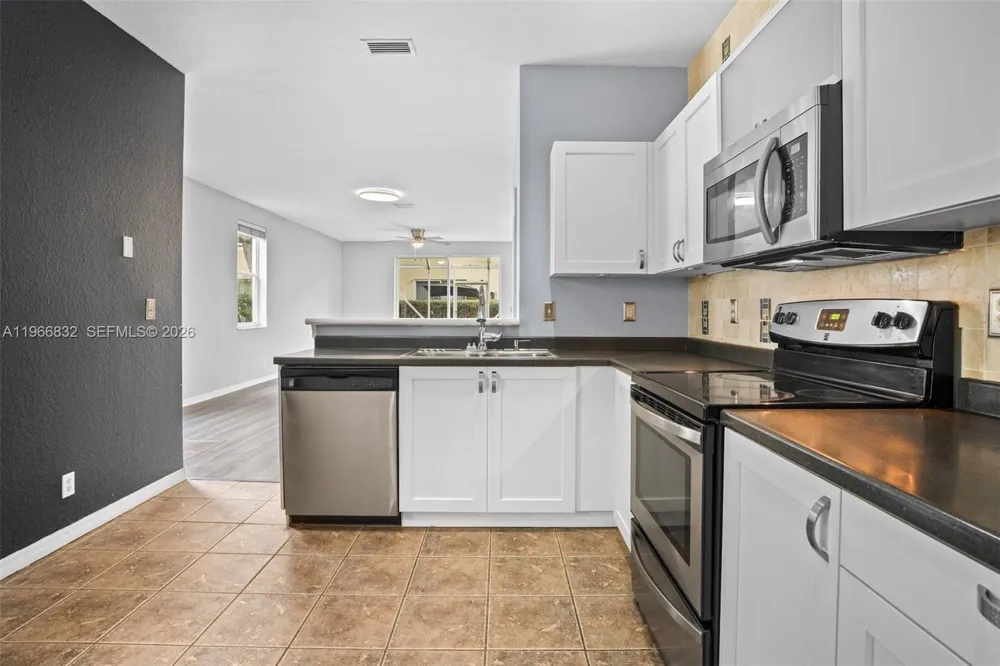 2167 Hacienda Ter Weston, FL 33327