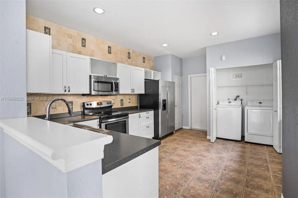 2167 Hacienda Ter Weston, FL 33327