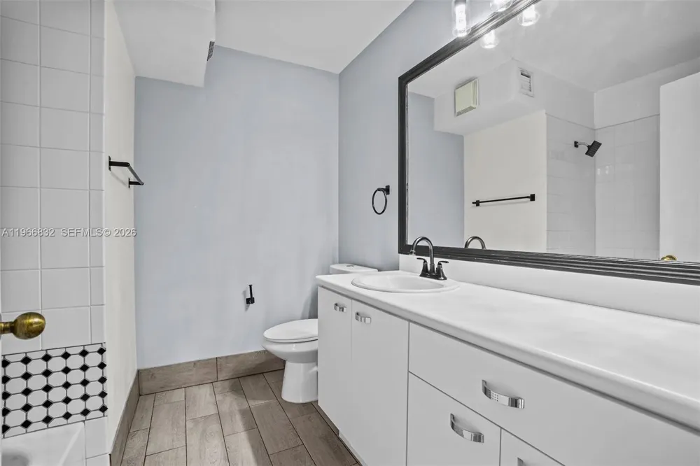 2167 Hacienda Ter Weston, FL 33327