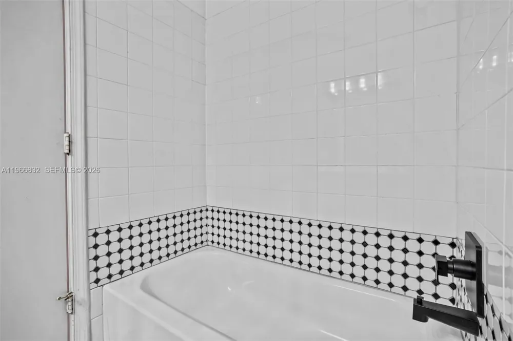 2167 Hacienda Ter Weston, FL 33327