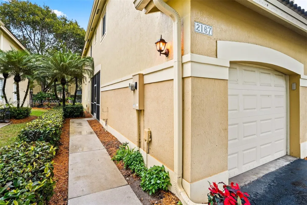 2167 Hacienda Ter Weston, FL 33327