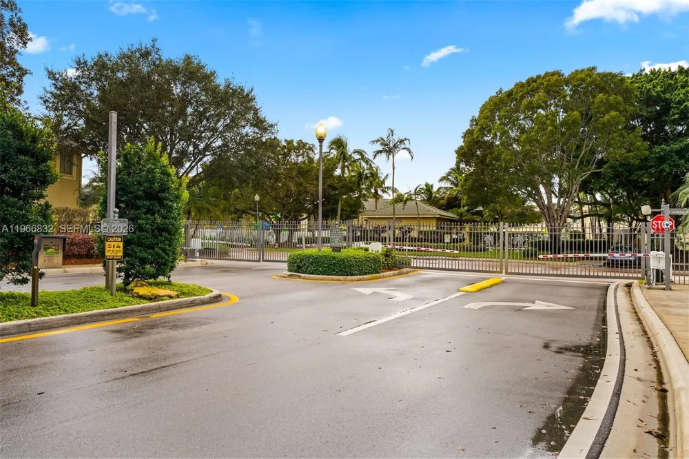 2167 Hacienda Ter Weston, FL 33327