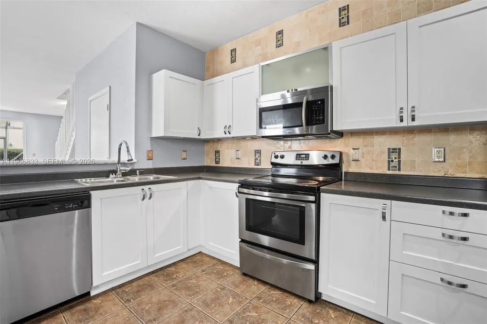 2167 Hacienda Ter Weston, FL 33327
