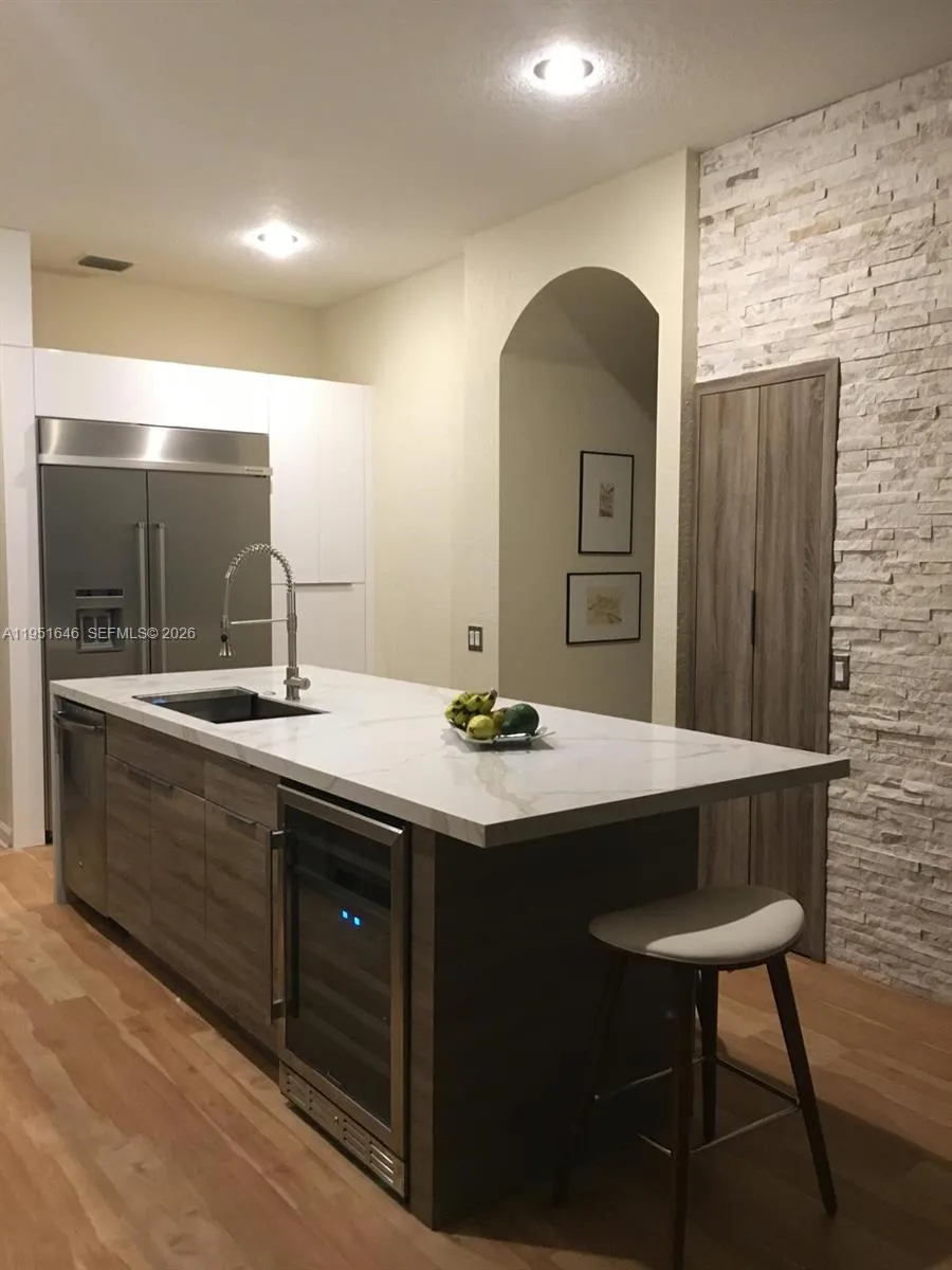 1905 Harbor View Cir Weston, FL 33327