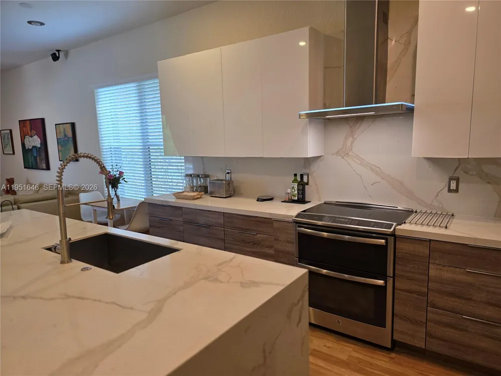 1905 Harbor View Cir Weston, FL 33327