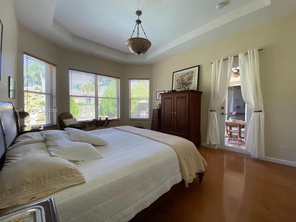 1905 Harbor View Cir Weston, FL 33327