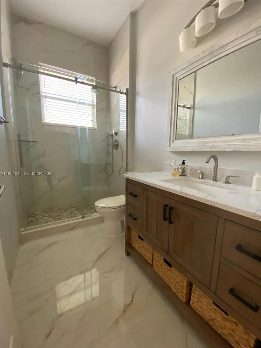 1905 Harbor View Cir Weston, FL 33327