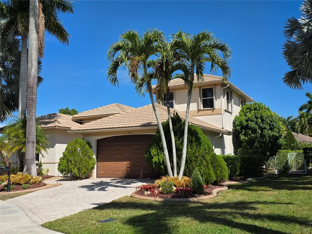 1905 Harbor View Cir Weston, FL 33327