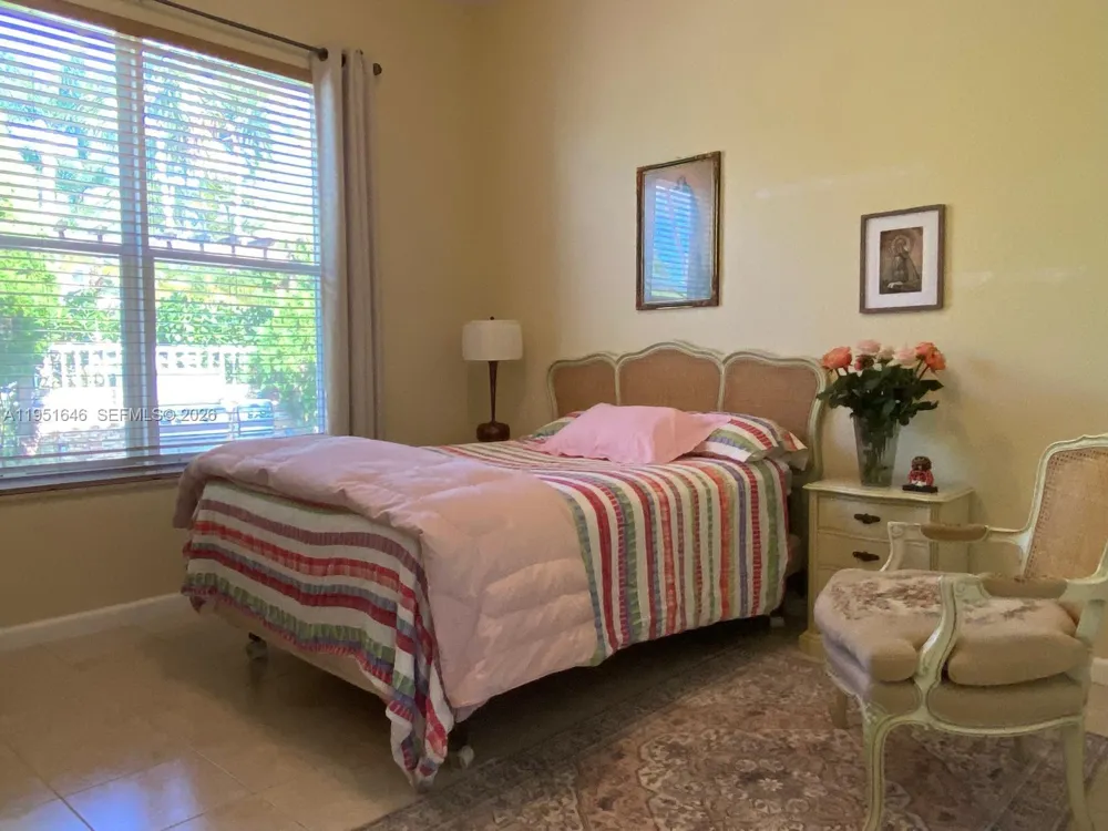 1905 Harbor View Cir Weston, FL 33327