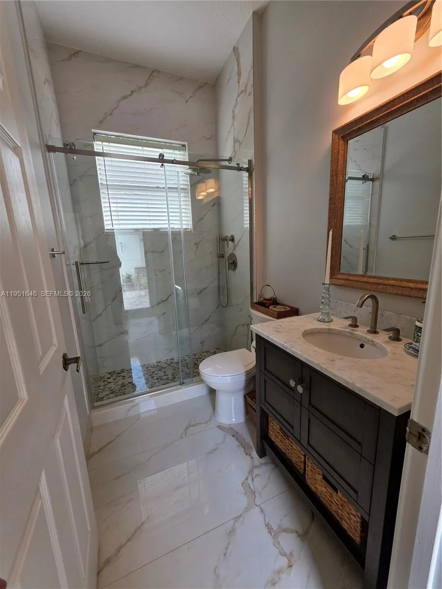 1905 Harbor View Cir Weston, FL 33327