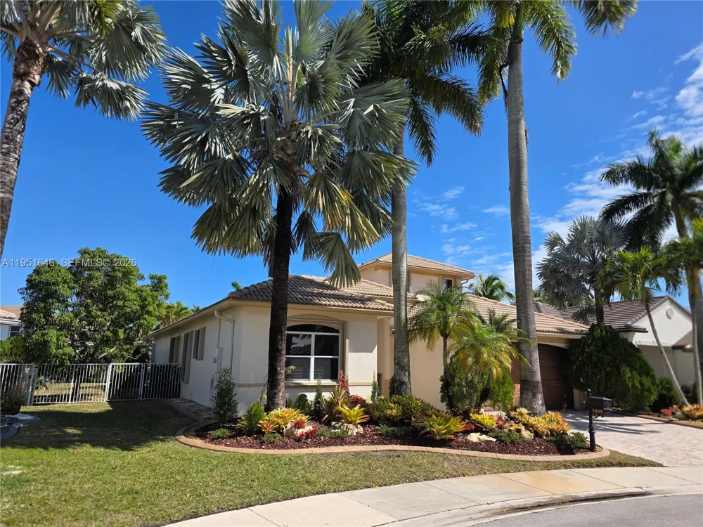 1905 Harbor View Cir Weston, FL 33327