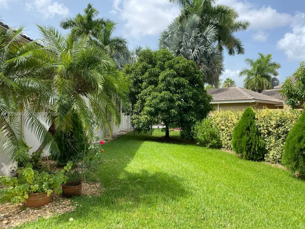 1905 Harbor View Cir Weston, FL 33327