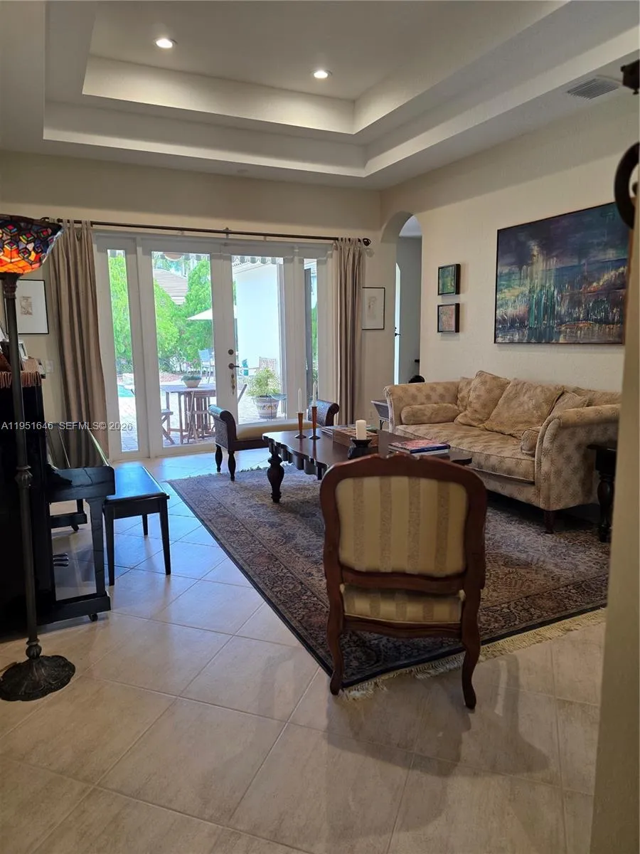 1905 Harbor View Cir Weston, FL 33327