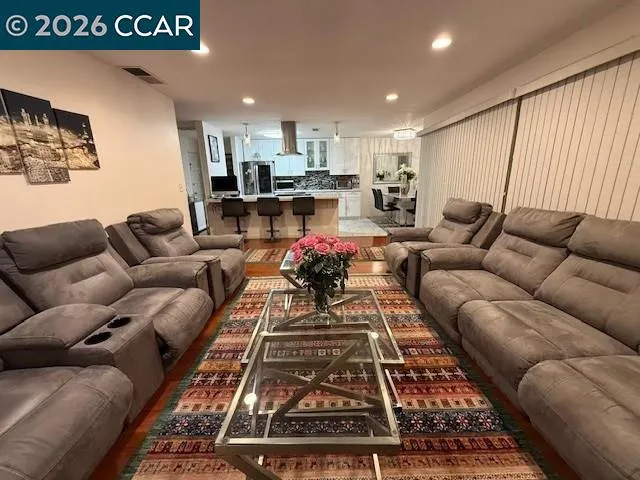 825 Oak Grove Rd #17 Concord, CA 94518