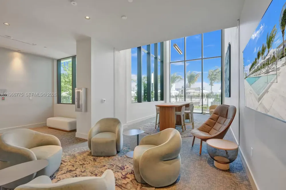 580 72nd St #705 Miami Beach, FL 33141