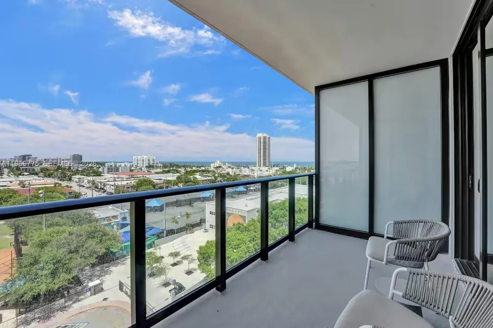 580 72nd St #705 Miami Beach, FL 33141