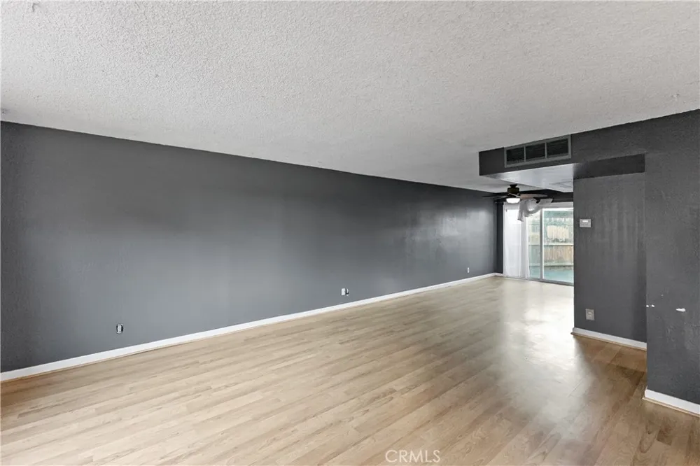 5188 W Ashlan Fresno, CA 93727