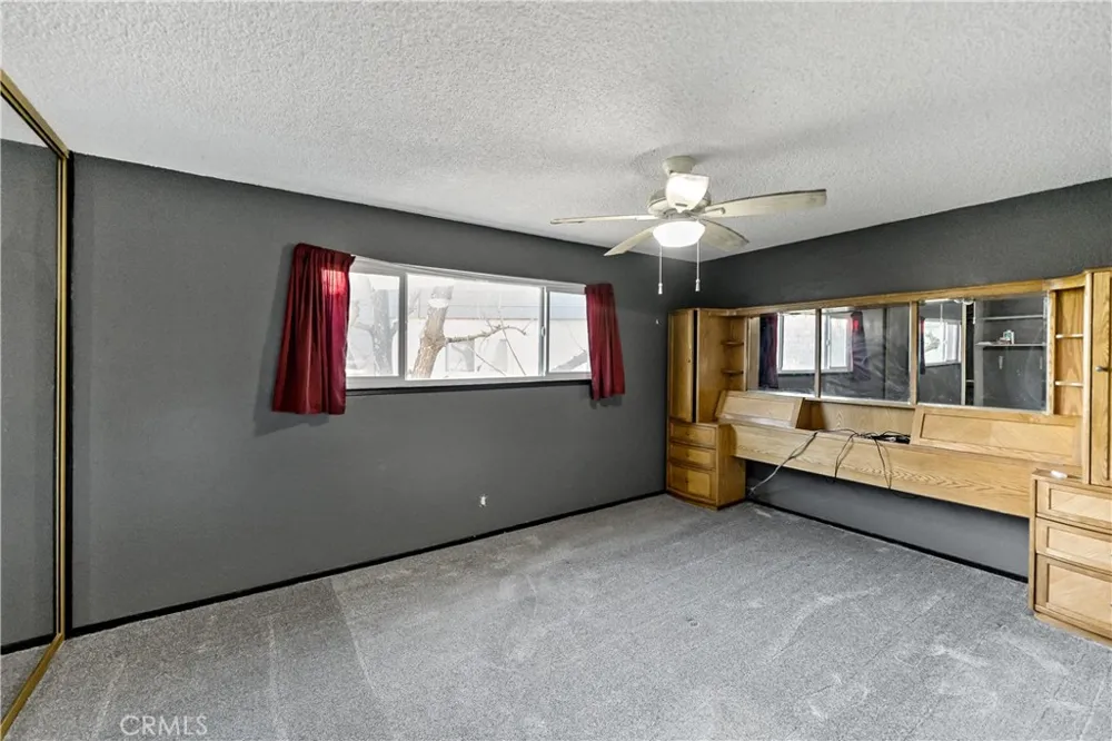 5188 W Ashlan Fresno, CA 93727