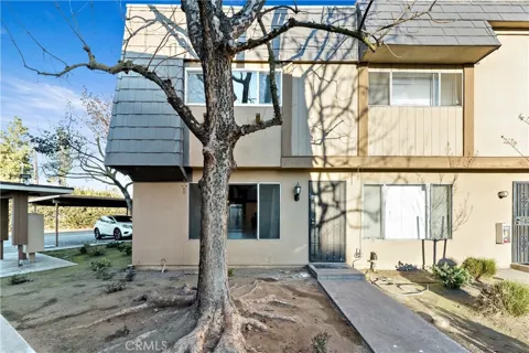 5188 W Ashlan