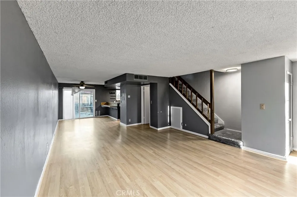 5188 W Ashlan Fresno, CA 93727