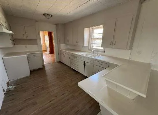910 S 11th Street Slaton, TX 79364