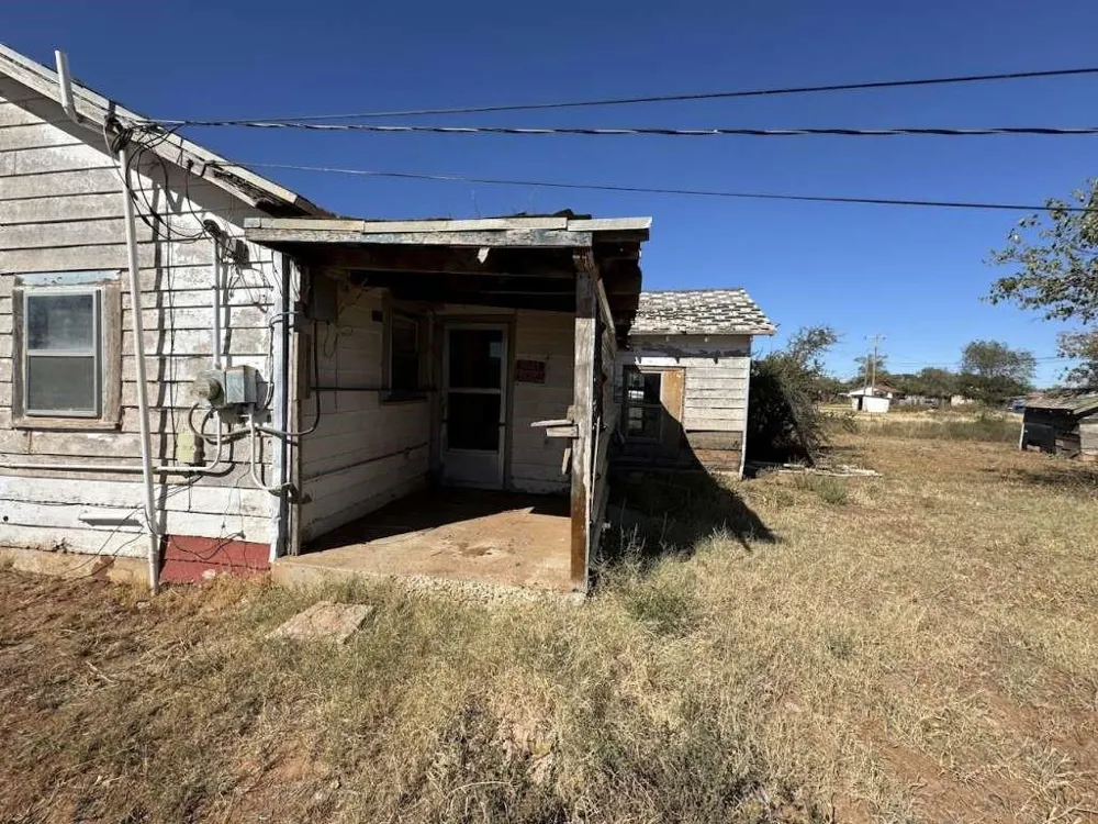 650 S 6th Street Slaton, TX 79364