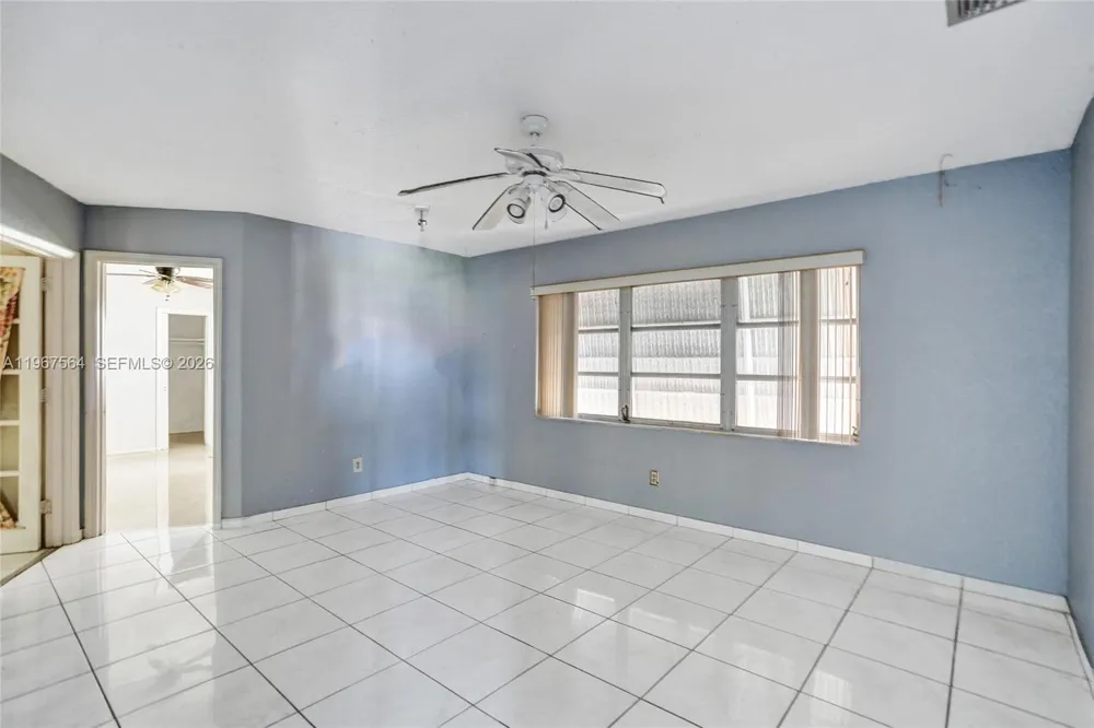 4966 NW 39th St Lauderdale Lakes, FL 33319
