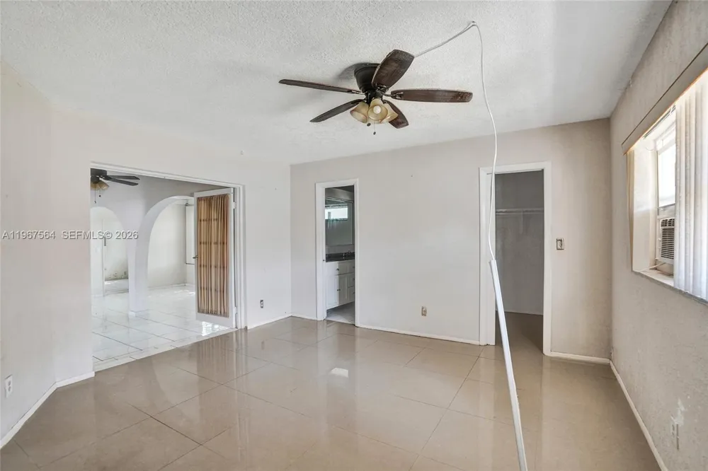 4966 NW 39th St Lauderdale Lakes, FL 33319