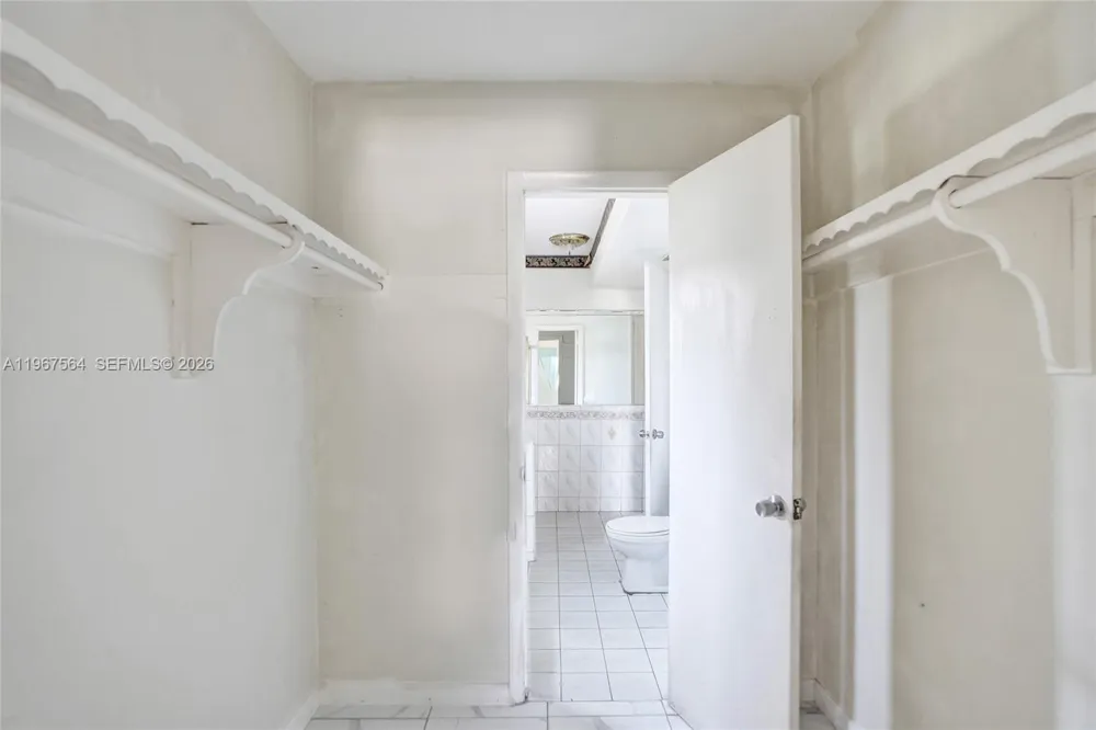 4966 NW 39th St Lauderdale Lakes, FL 33319
