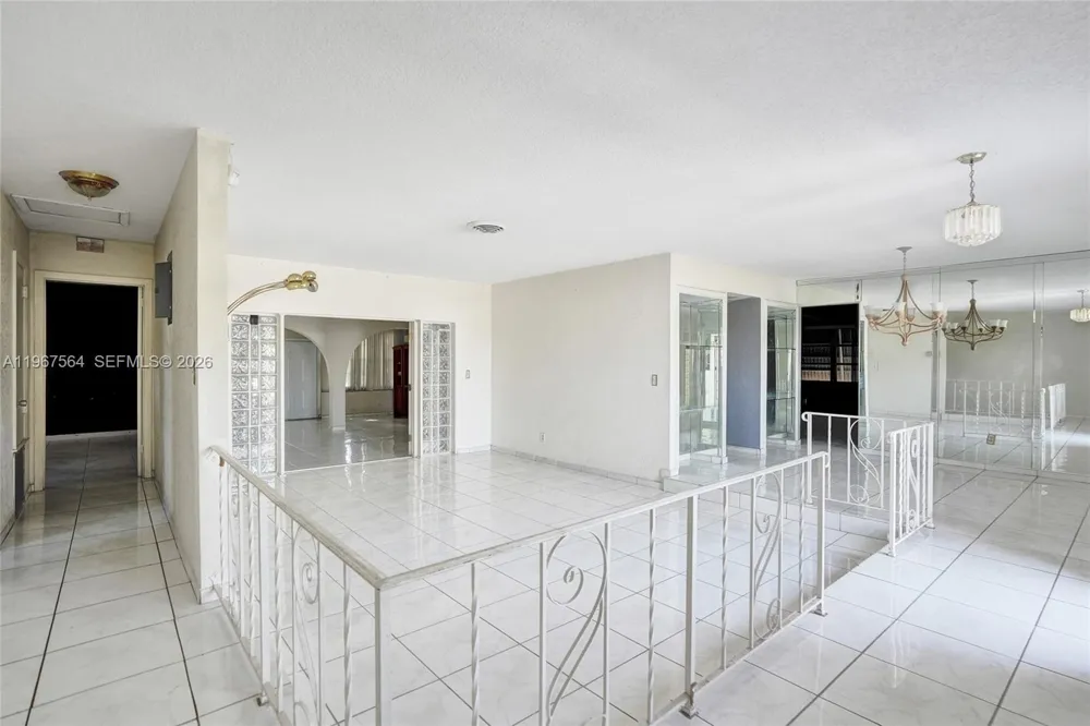 4966 NW 39th St Lauderdale Lakes, FL 33319