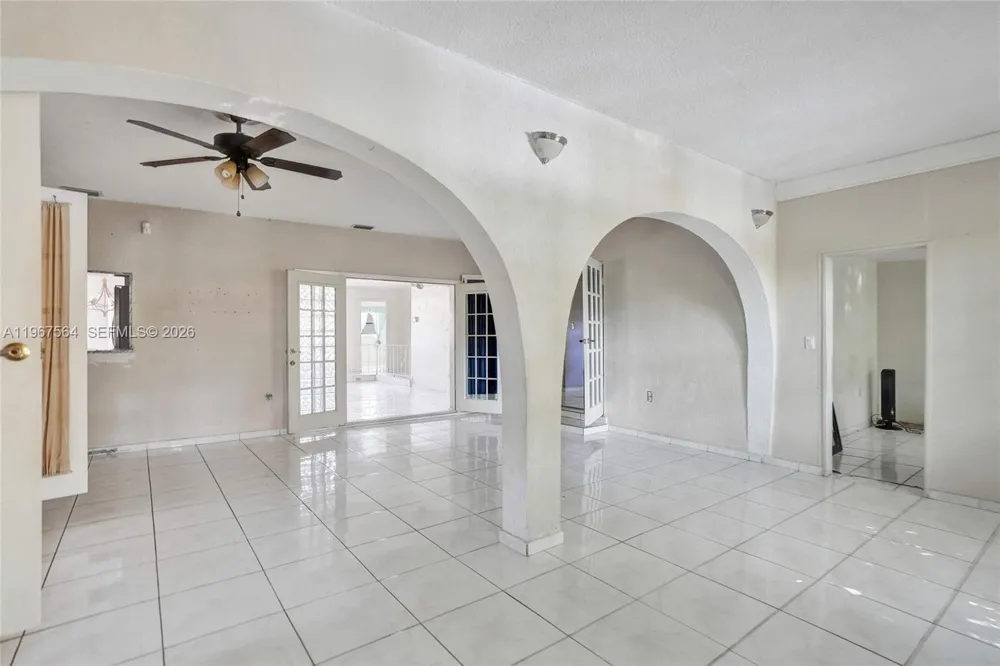 4966 NW 39th St Lauderdale Lakes, FL 33319