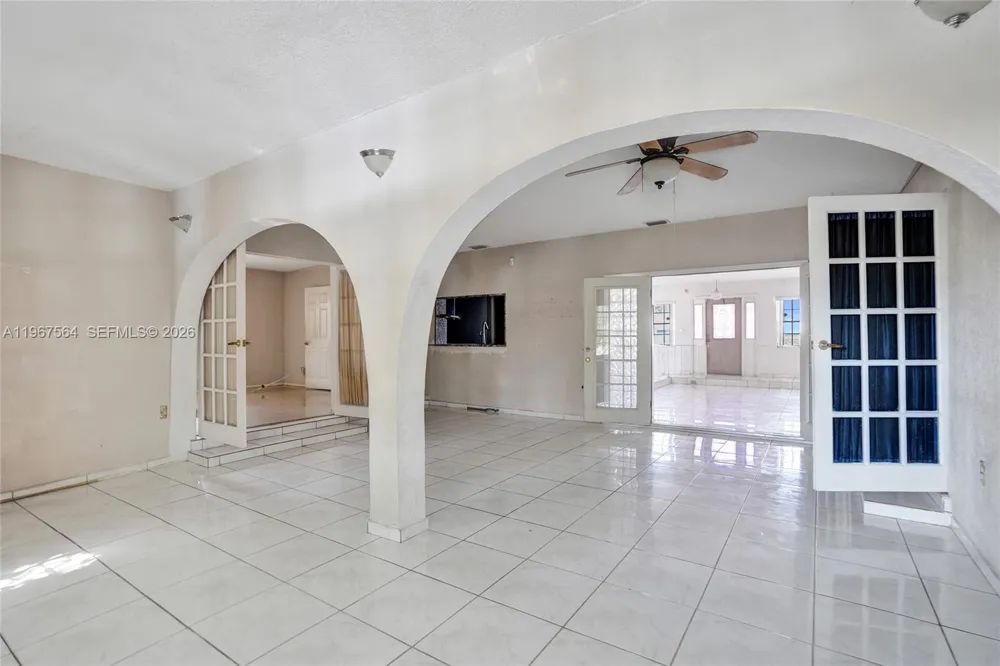 4966 NW 39th St Lauderdale Lakes, FL 33319