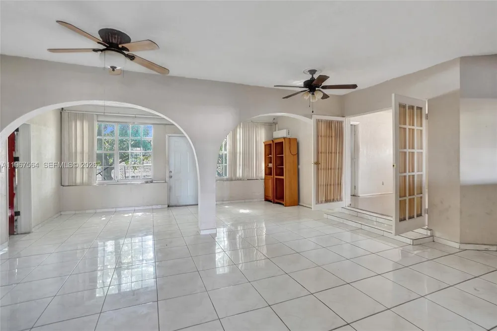 4966 NW 39th St Lauderdale Lakes, FL 33319